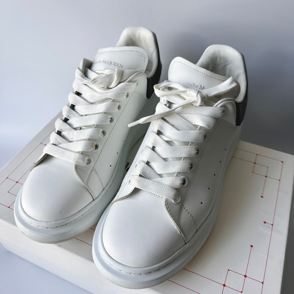 Alexander McQueen Matte Transparent Oversized Sneaker - Picture 6 of 8